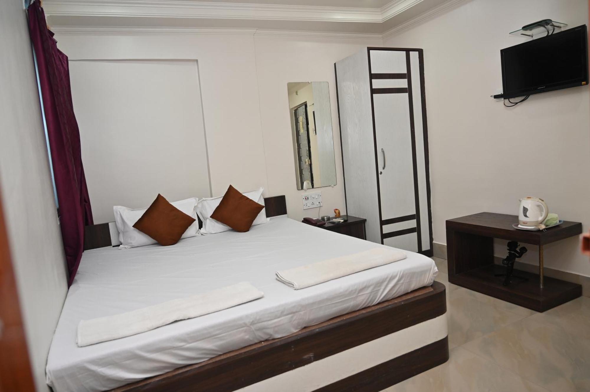 Hotel Gitanjali Māldah Exterior foto
