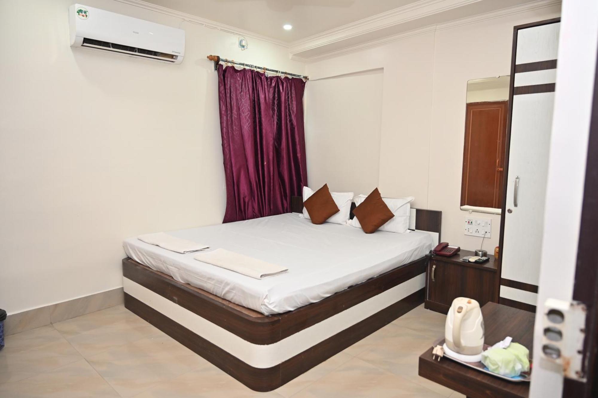Hotel Gitanjali Māldah Exterior foto